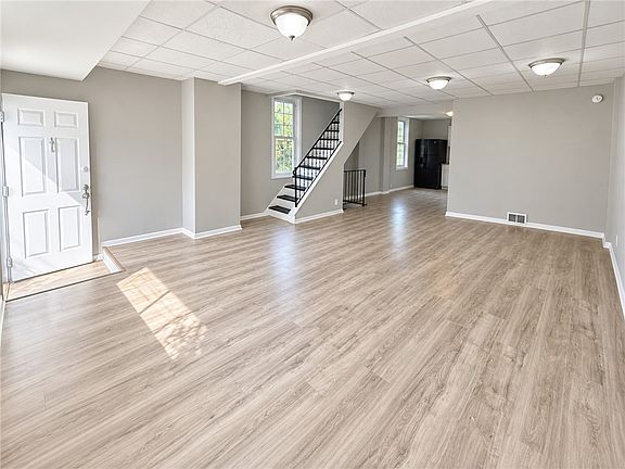 3rd image of 5221 Schenley Ave