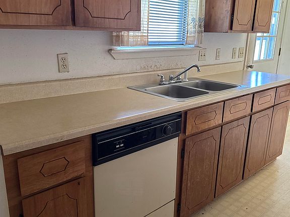 4th image of 1009 Johnson St #7