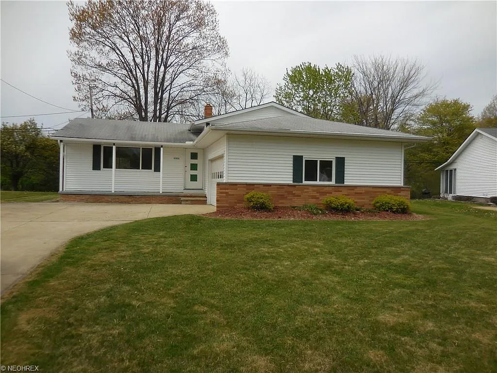 5586 Lori Dr photo 1