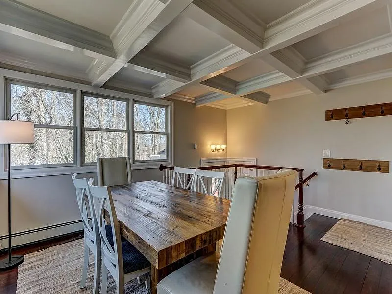 Blenheim Ln, Centerport — Photo 2