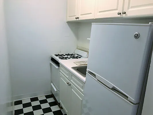 Rented by Joe Gotham LTD | media 14