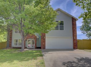 306 Mockingbird Ln, Wagoner, OK 74467