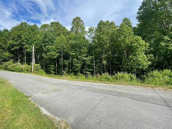 3rd image of 439 Deer Creek Cir