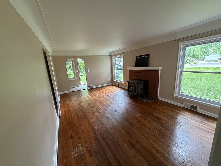 247 Riverside Dr — Photo 14
