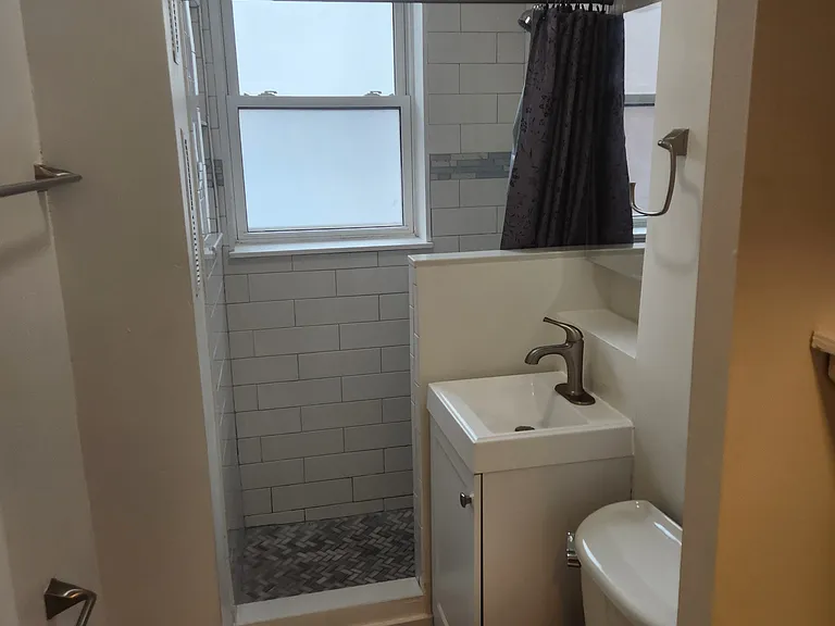 220 Hanover St #28 — Photo 19