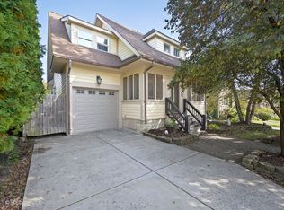 426 Gierz St, Downers Grove, IL 60515