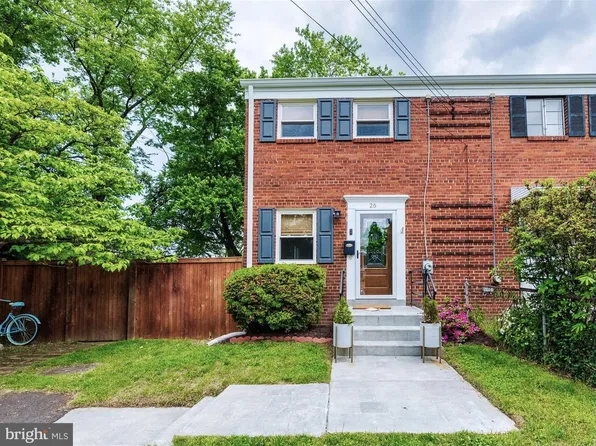 26 Underwood Pl, Alexandria, VA 22304