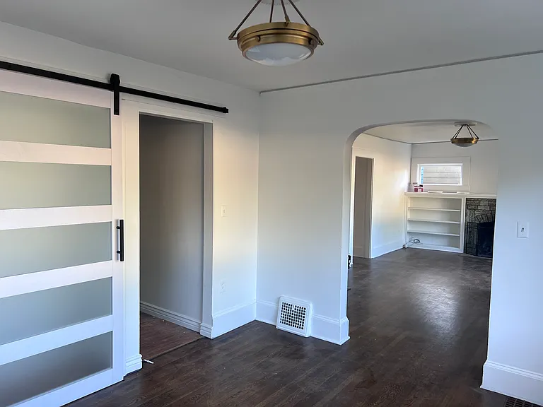 315 NE 66th Ave — Photo 4