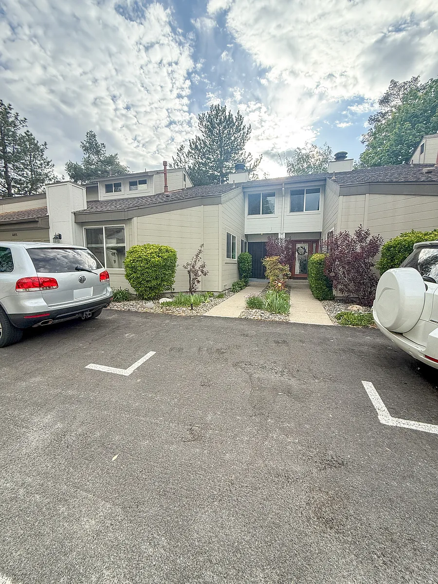 Building Photo - 4011 Bluegrass Ct