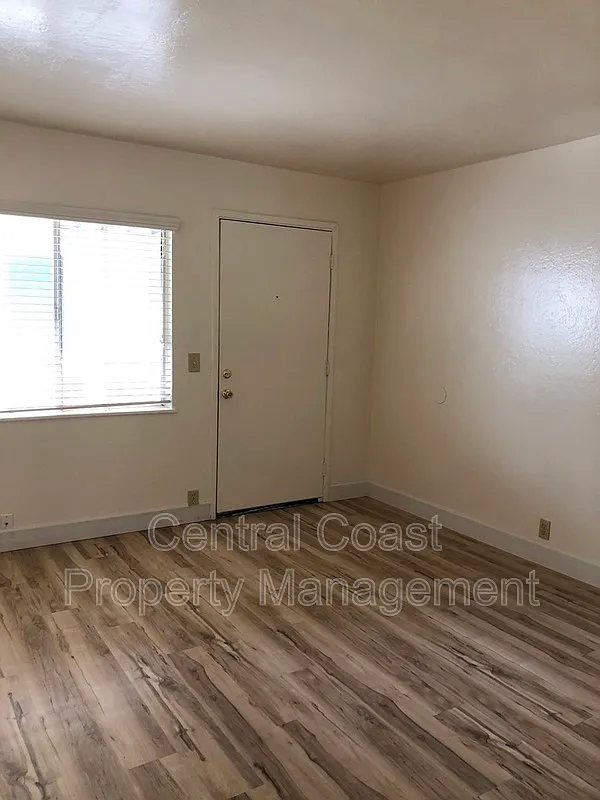 Building Photo - 1021 Funston Ave #B