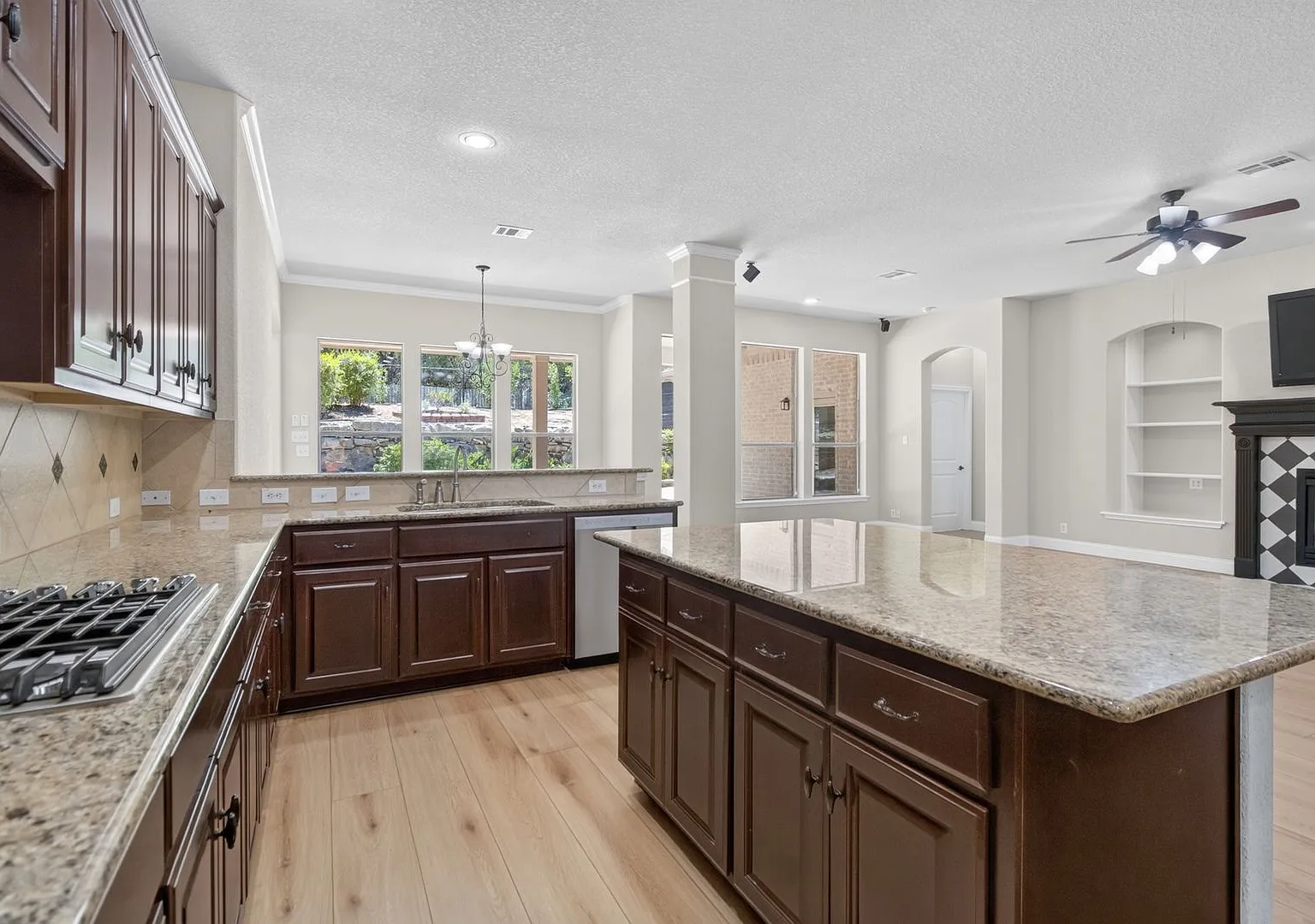 4 Bed / 3 Bath Gorgeous House for Rent! Available now! — Photo 1