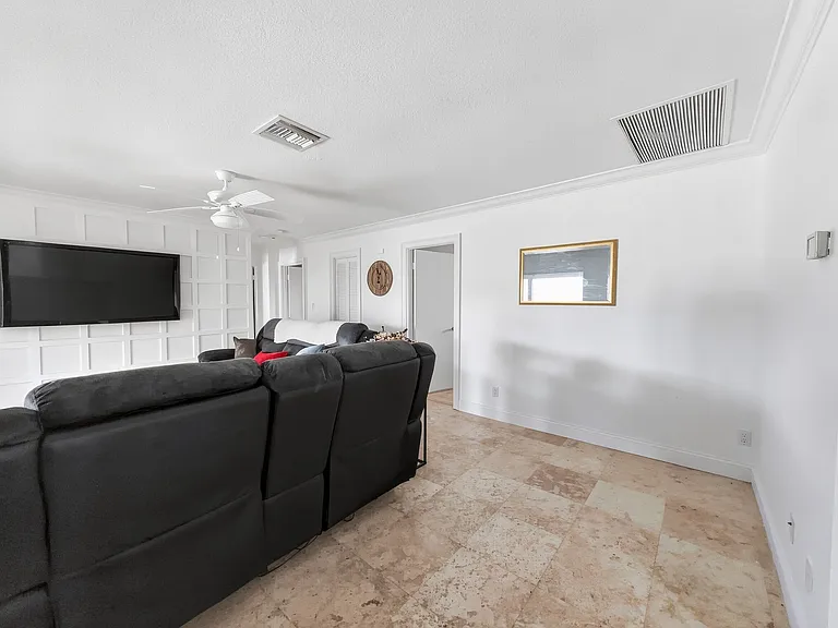 283 Forest Hills Blvd — Photo 12