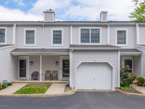 7 Iron Forge Vlg, Pompton Lakes Boro, NJ 07442