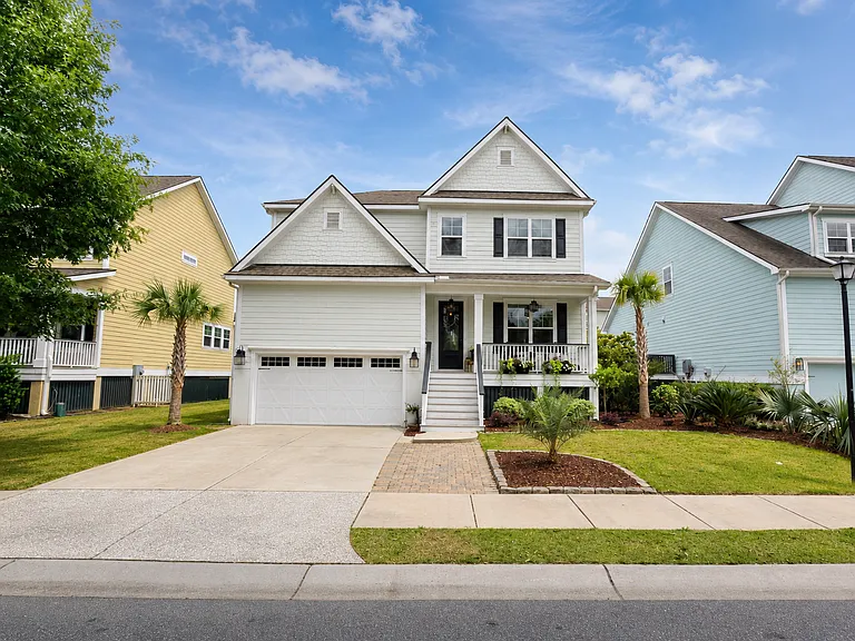 2207 Dewees Creek Dr — Photo 1