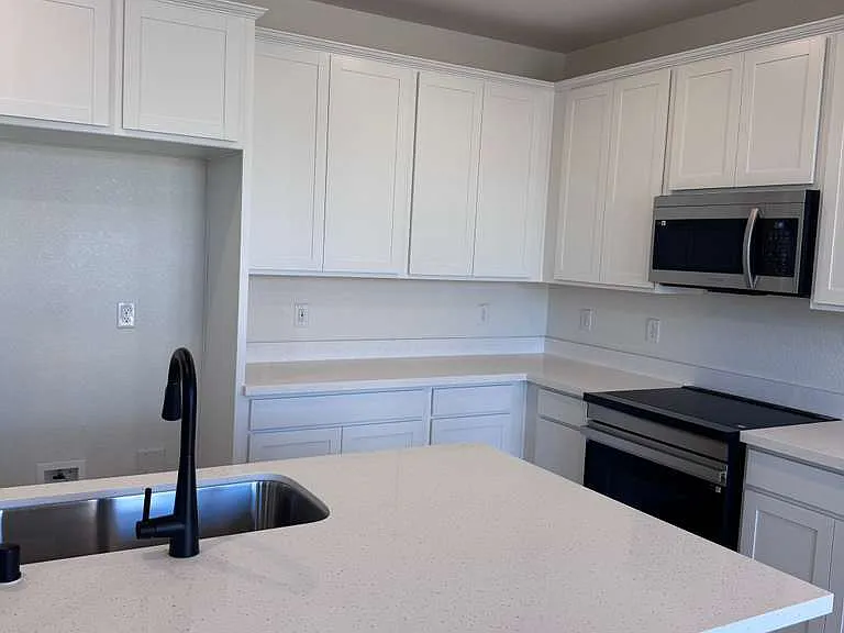 1115 Bengal Loop — Photo 2