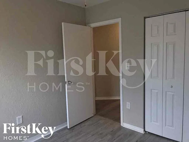 18050 SW 142nd Ct — Photo 18