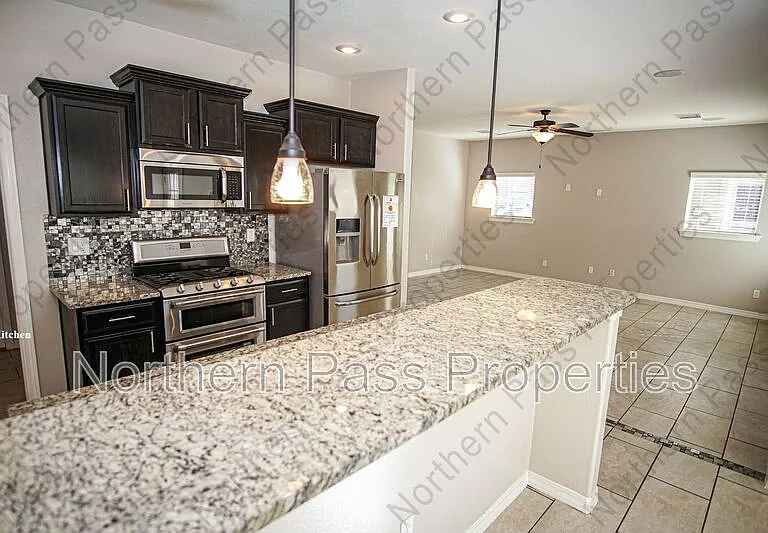 13482 Bradford St — Photo 7