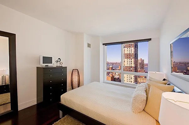 Sold by Corcoran | media 7