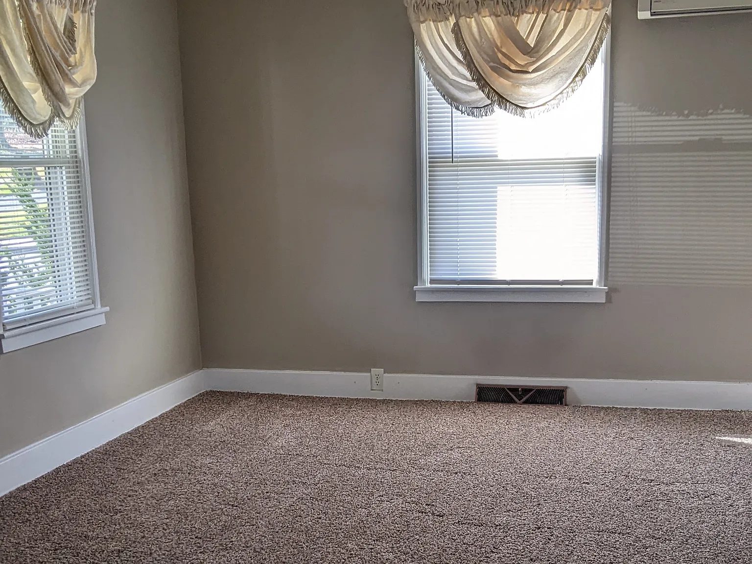 240 East Fulton Street, Ephrata — Photo 4