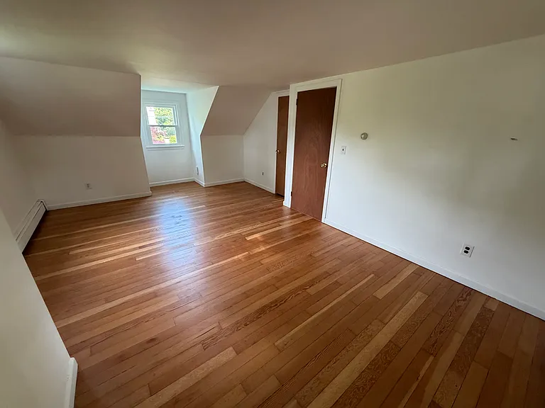 44 Pine Tree Dr — Photo 9