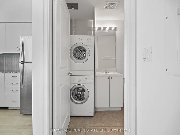 370 Wallace Ave #501 — Photo 31
