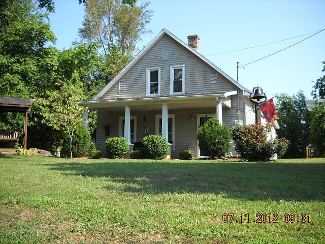 1st image of 834 South St