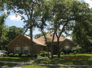 716 Hummingbird Trl, Crowley, TX 76036