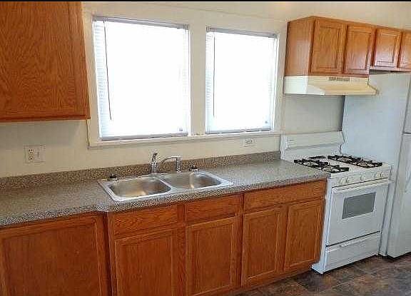 3rd image of 1100 E Moneta Ave