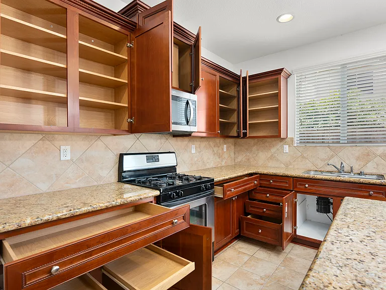 241 Picasso Cir — Photo 12