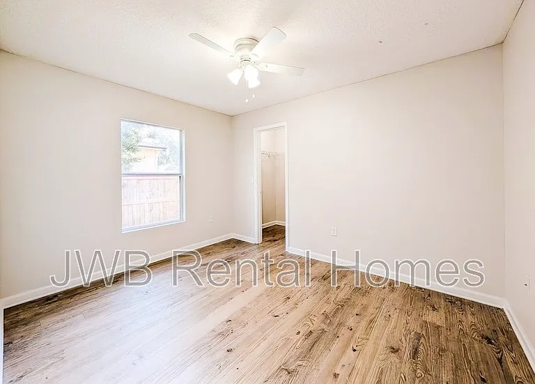 8410 Maple St — Photo 7