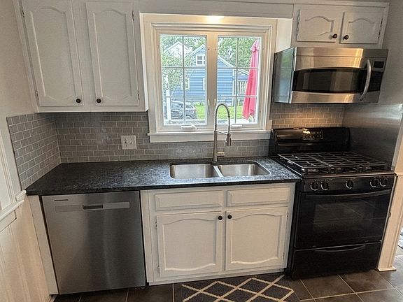 2nd image of 511 Montrose Ave Floor 1