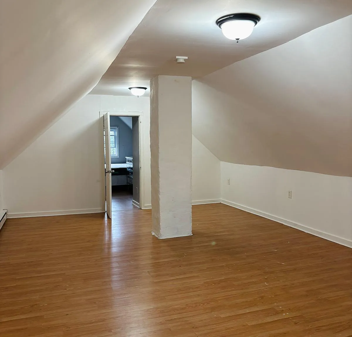 4 bed, 1918 sqft, $2,300 — Photo 1
