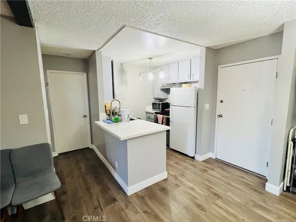 21800 Schoenborn St Unit 125, Canoga Park, CA 91304