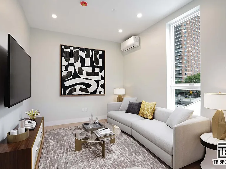 92 Manhattan Ave #3B — Photo 3