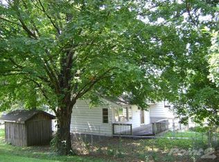 406 Seward St, Wathena, KS 66090