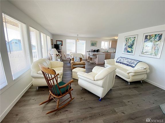 4th image of 1467 Ocean Crest Ave SW