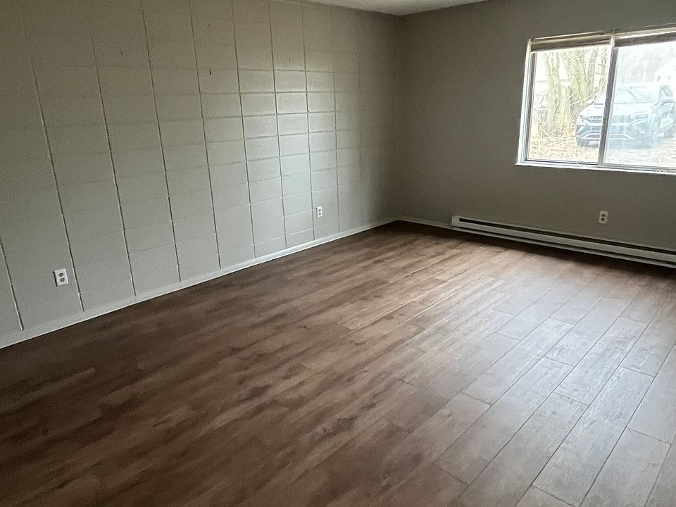 1st image of 1430 Oakland Pkwy #2