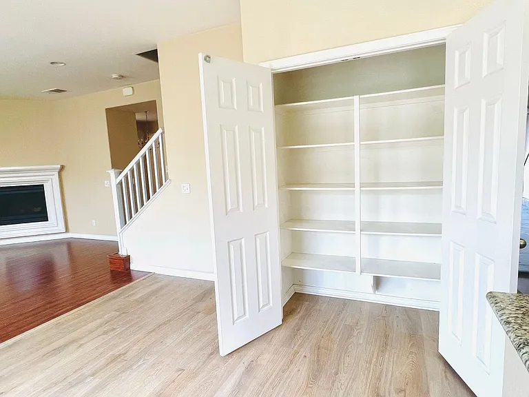 2758 Lavender St — Photo 4