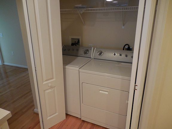 washer/dryer off kitchen