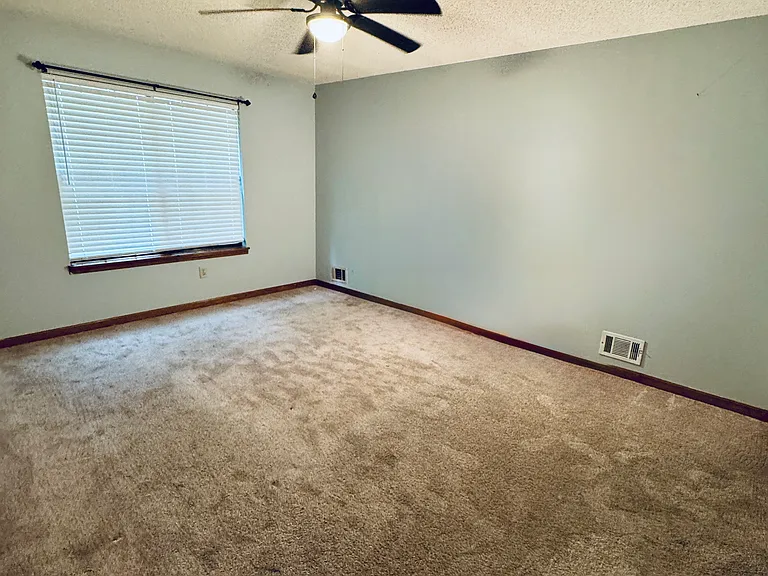 170 Chesapeake Dr — Photo 12
