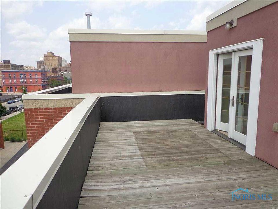 2nd image of 145 S Saint Clair Unit 14