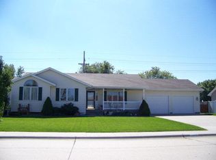 4179 Indianhead Rd, Grand Island, NE 68803
