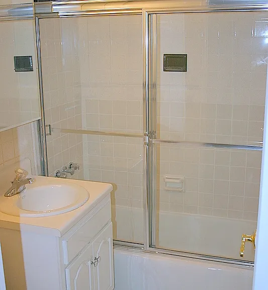 330 E 46th St #9J — Photo 8