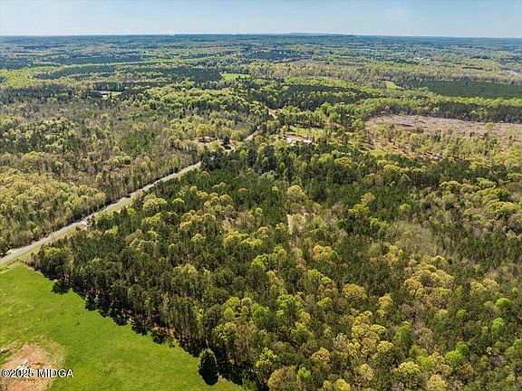 5th image of 983 Floyd Rd