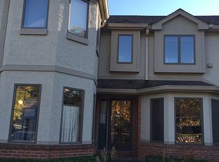 107 E Winchester Rd, Libertyville, IL 60048