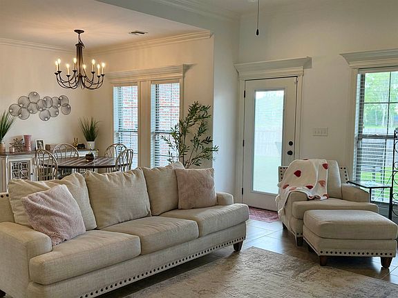 2nd image of 273 Rue Reece