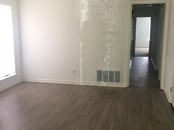 2nd image of 4036 Camellia Dr