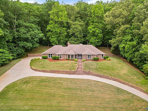 3rd image of 206 Deanna Dr SE
