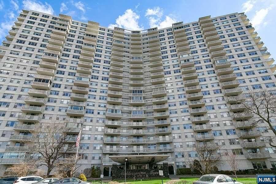 1st image of 2100 Linwood Ave APT 11E