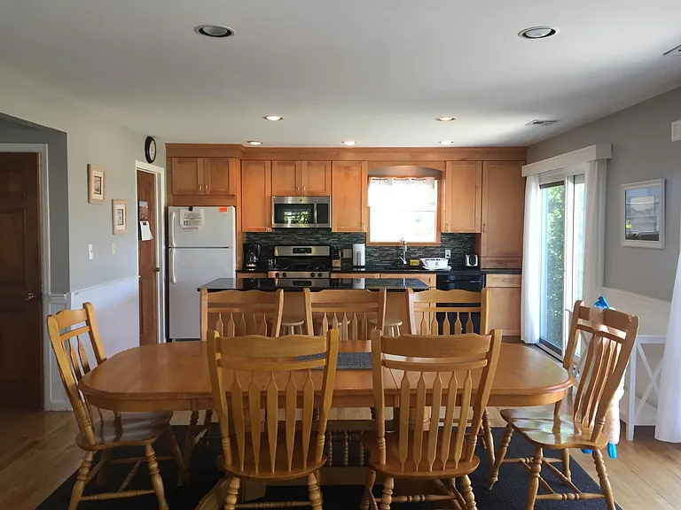 119 3rd Ave — Photo 3